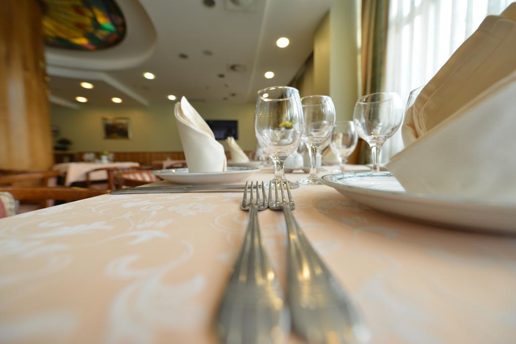 Hotel Karpos Skopje Bagian luar foto