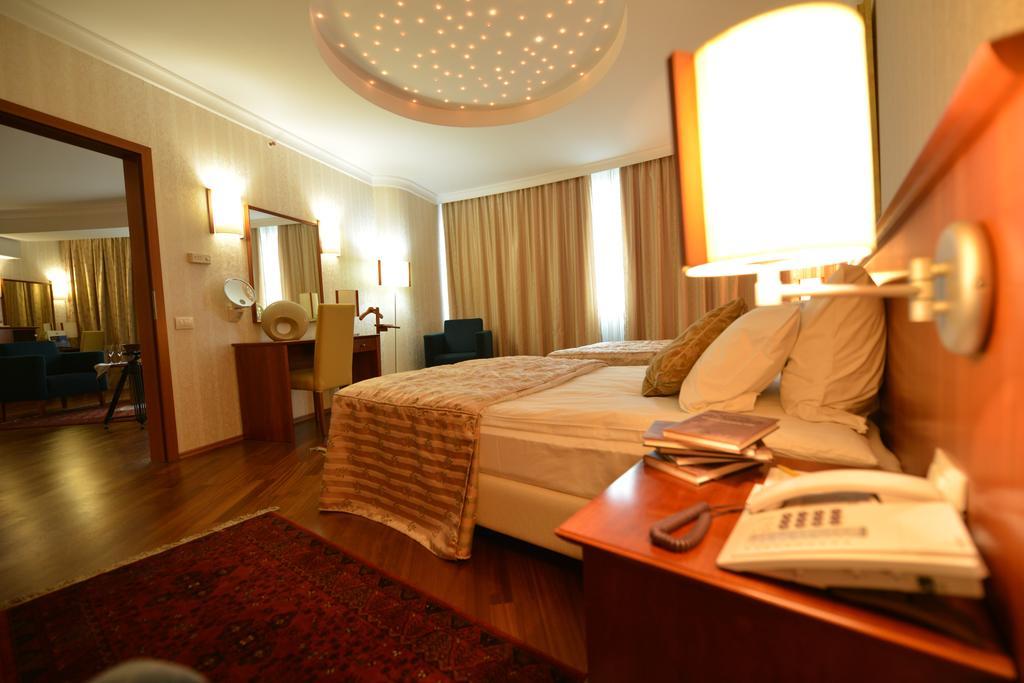 Hotel Karpos Skopje Bagian luar foto