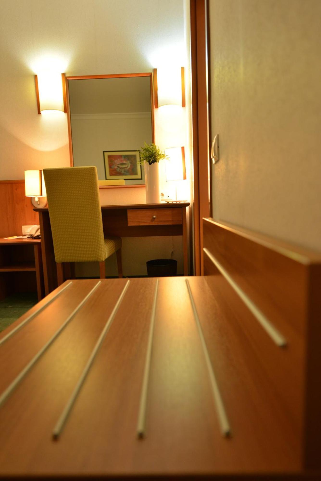 Hotel Karpos Skopje Ruang foto