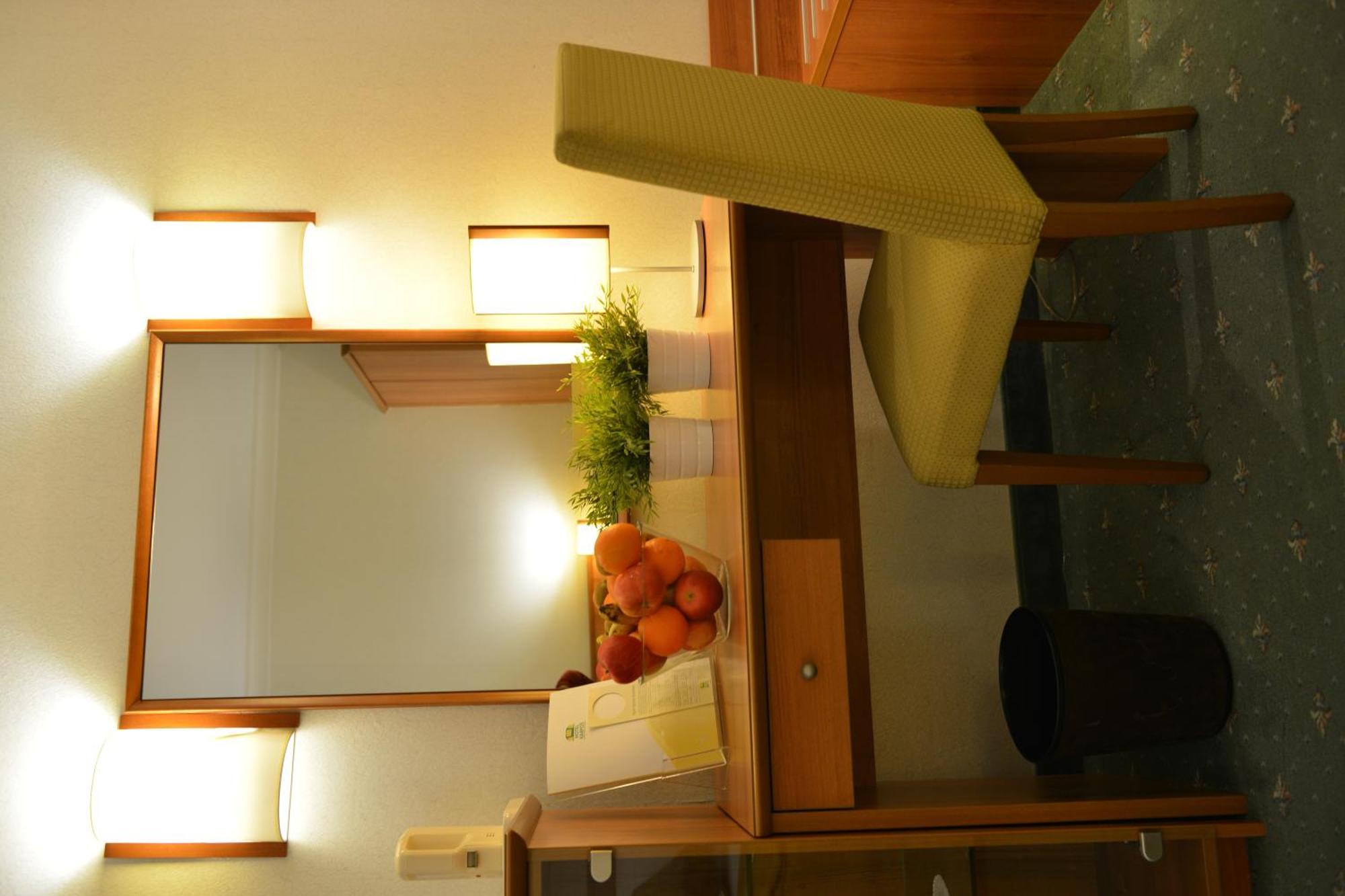 Hotel Karpos Skopje Ruang foto