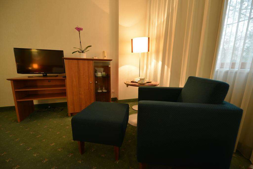 Hotel Karpos Skopje Ruang foto