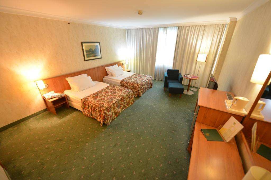 Hotel Karpos Skopje Ruang foto